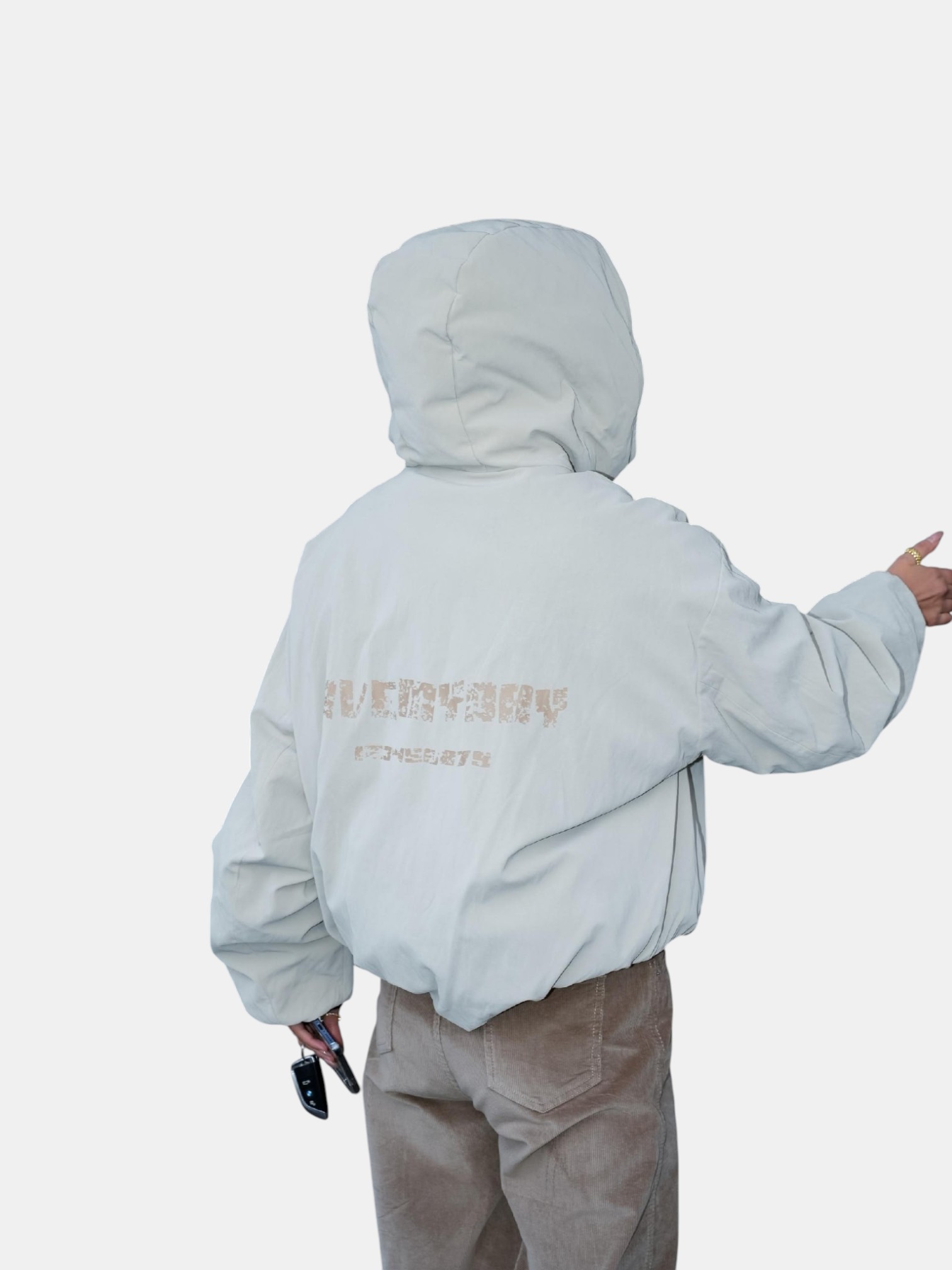 Ветровка с капюшоном