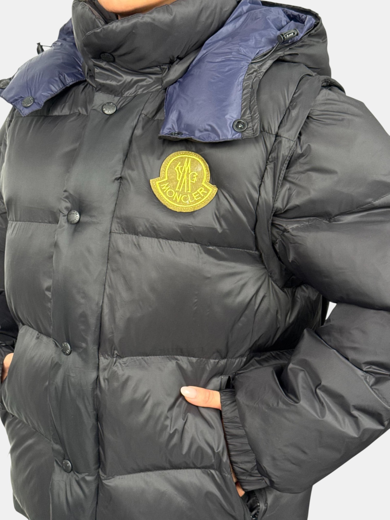 Пуховик MONCLER черный