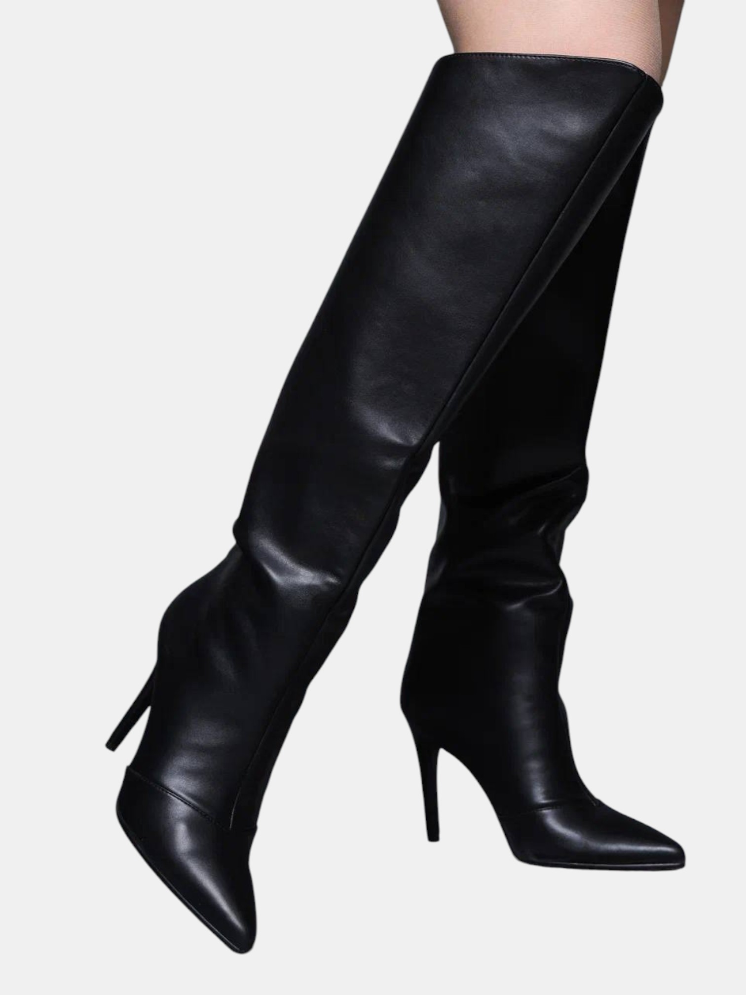 Сапоги трубы на шпильке