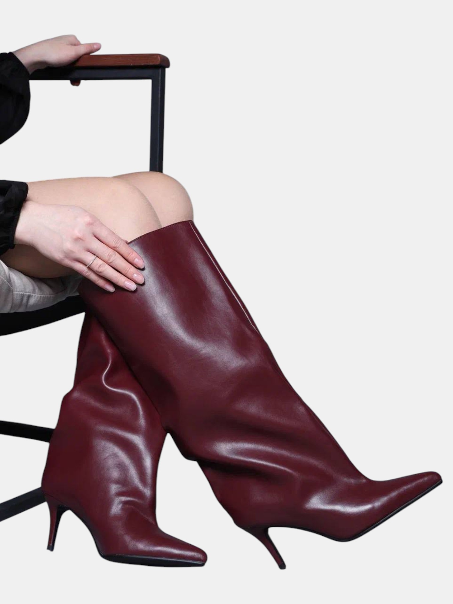 Сапоги трубы на шпильке