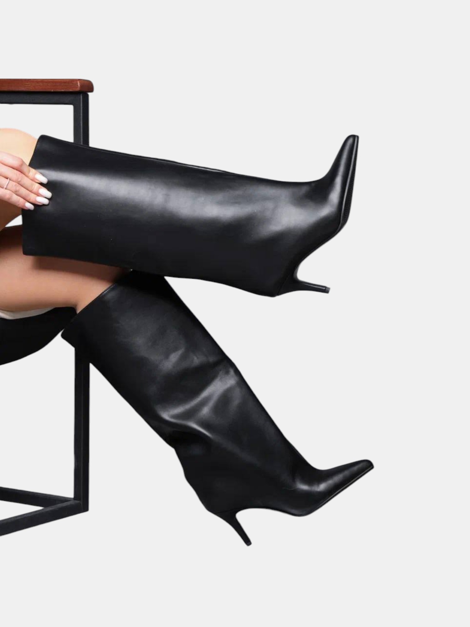 Сапоги трубы на шпильке