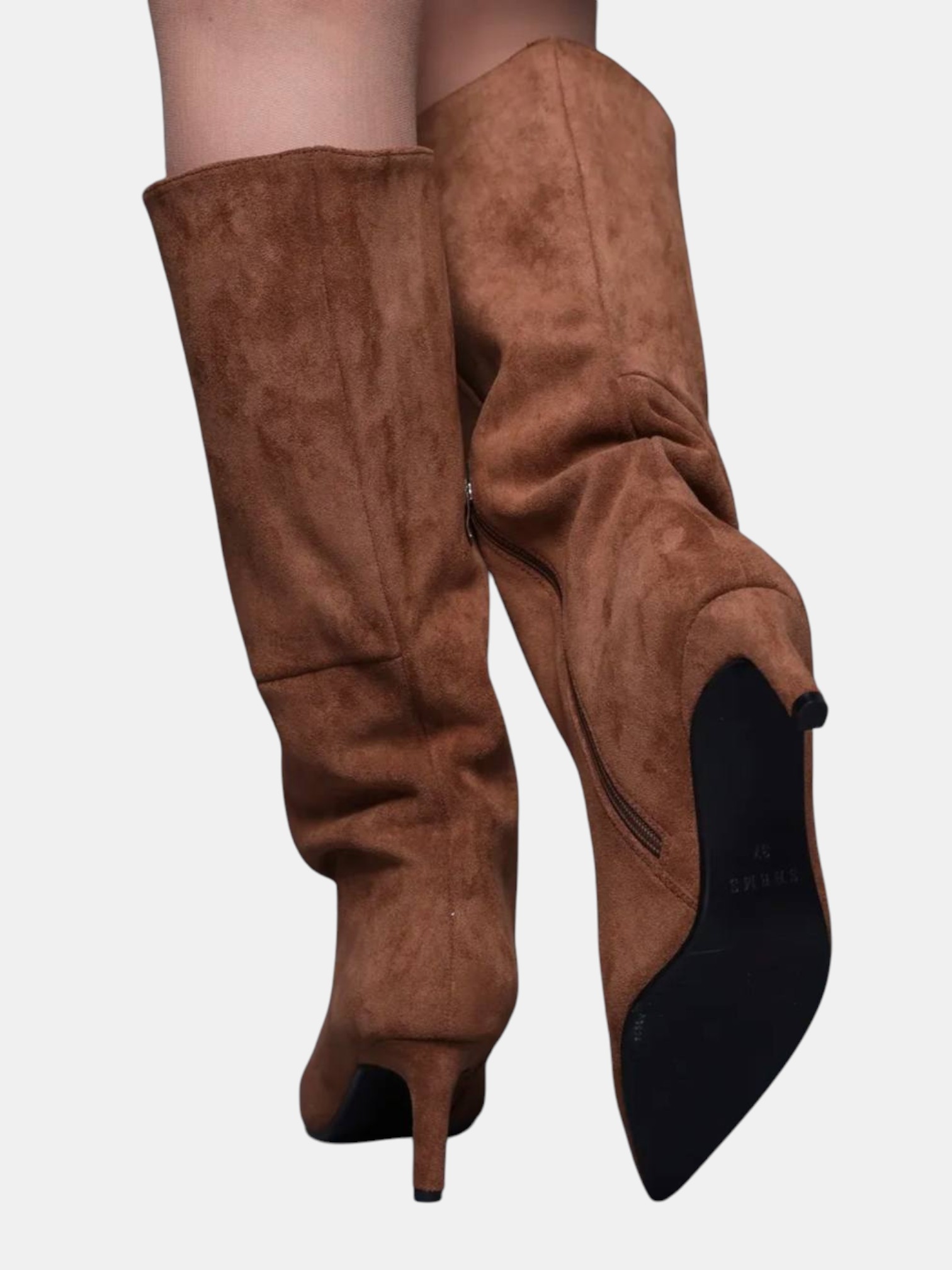 Сапоги трубы на шпильке