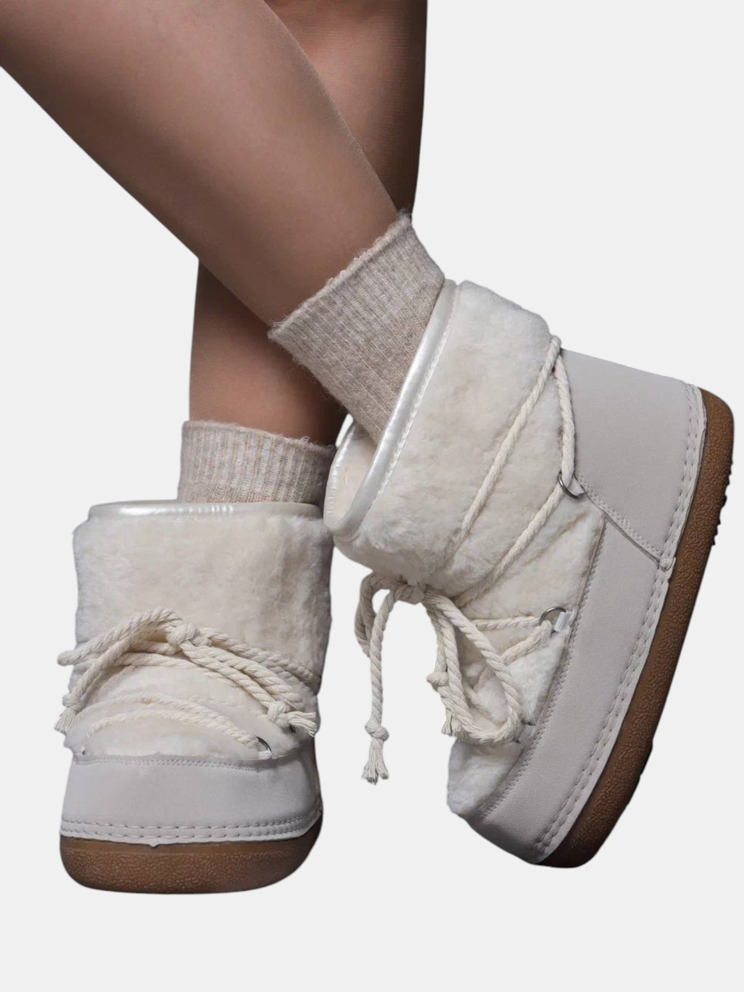 Сноубутсы дутики Moon Boot кожа с мехом капучино Сноубутсы дутики Moon Boot кожа с мехом капучино