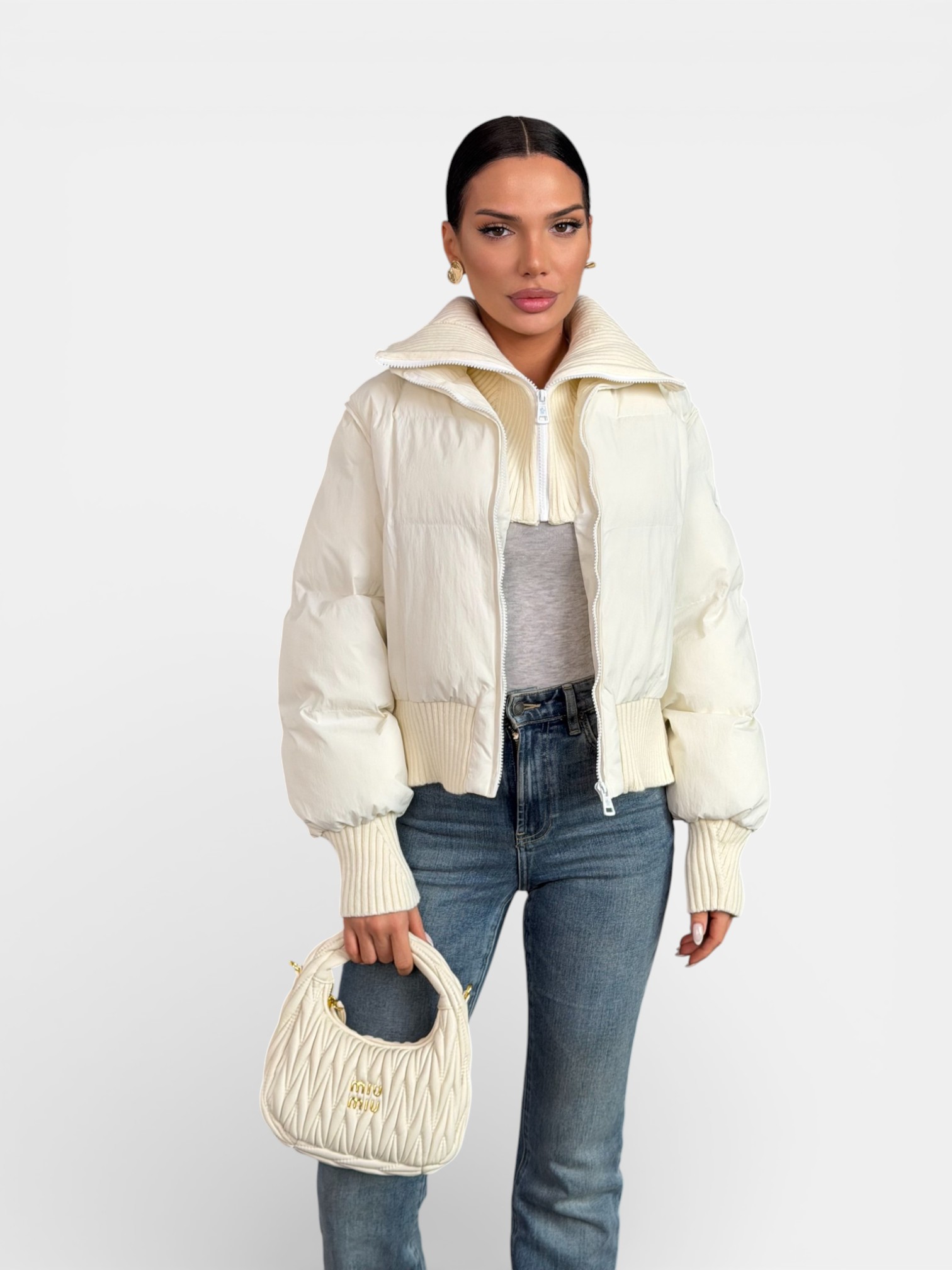 Пуховик с вязаным воротником Moncler бежевый 3360 Пуховик с вязаным воротником Moncler бежевый 3360