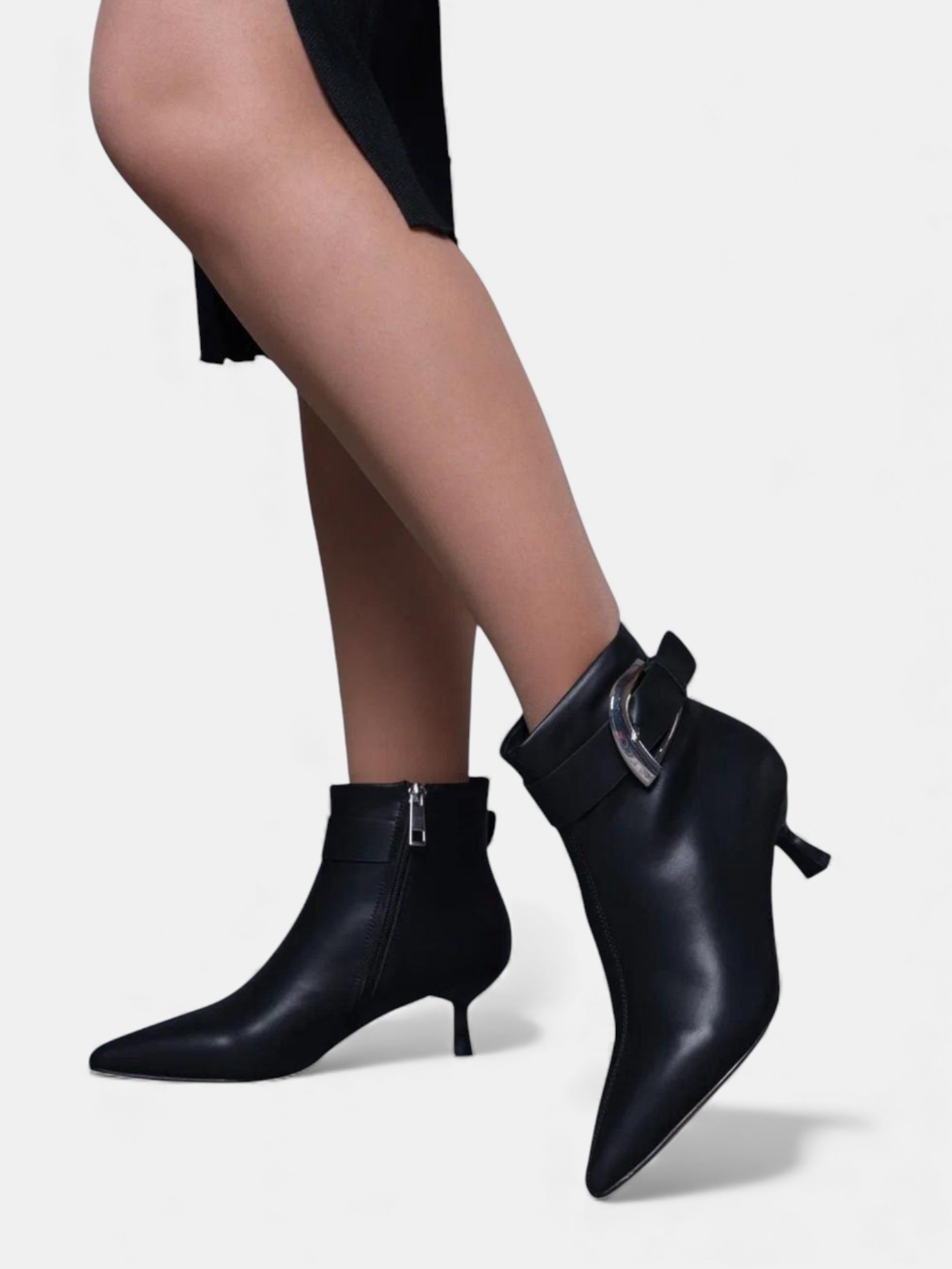 Ботильоны женские демисезонные с пряжкой черные 3347 Ботильоны женские демисезонные с пряжкой черные 3347