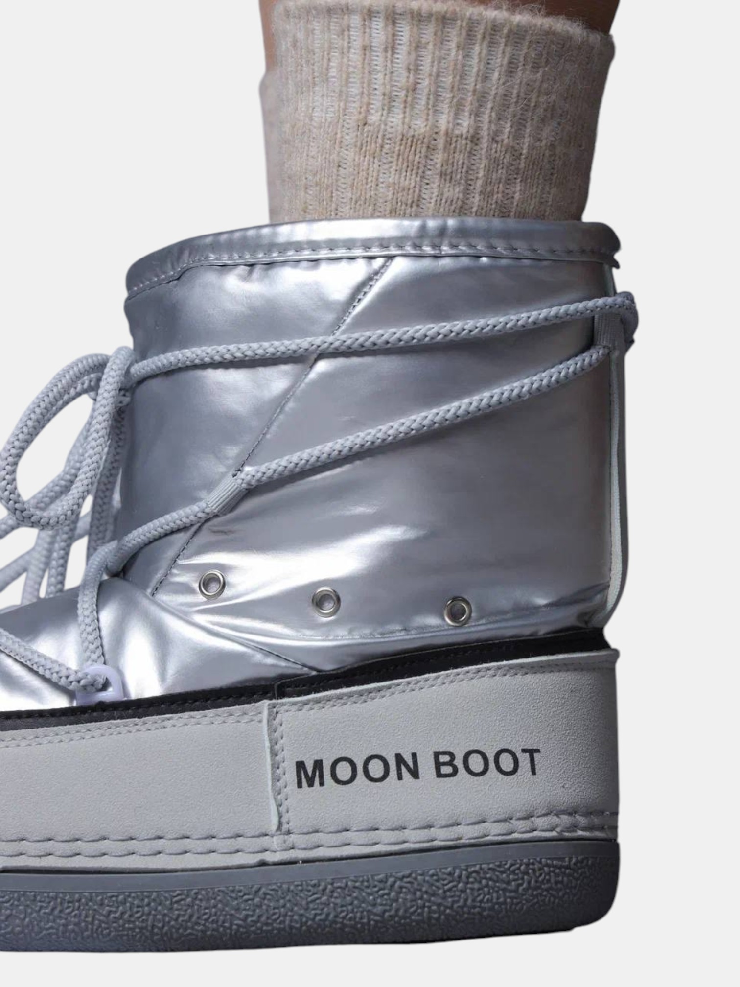 Сноубутсы Moon Boot