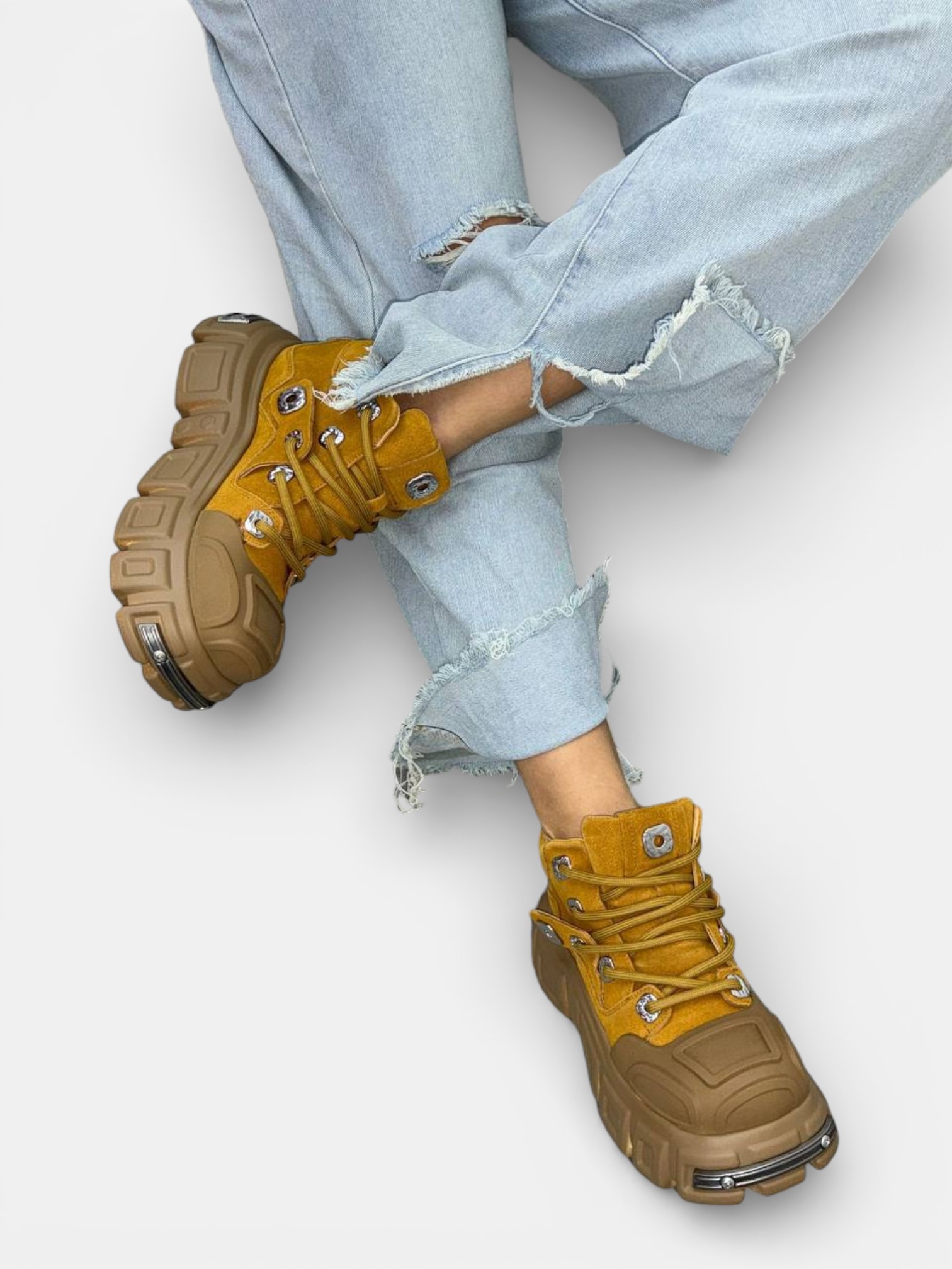 Ботинки демисезонные BALENCIAGA замша коричневые 3322 Ботинки демисезонные BALENCIAGA замша коричневые 3322