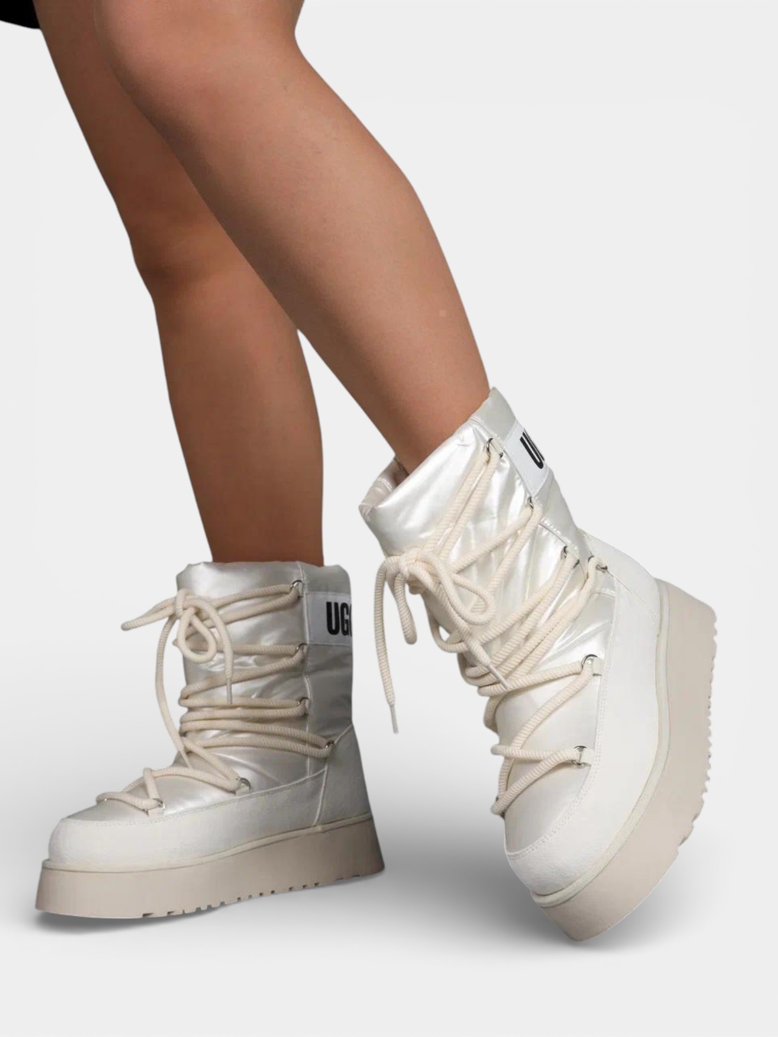 Дутики UGG на шнуровке бежевые 3427