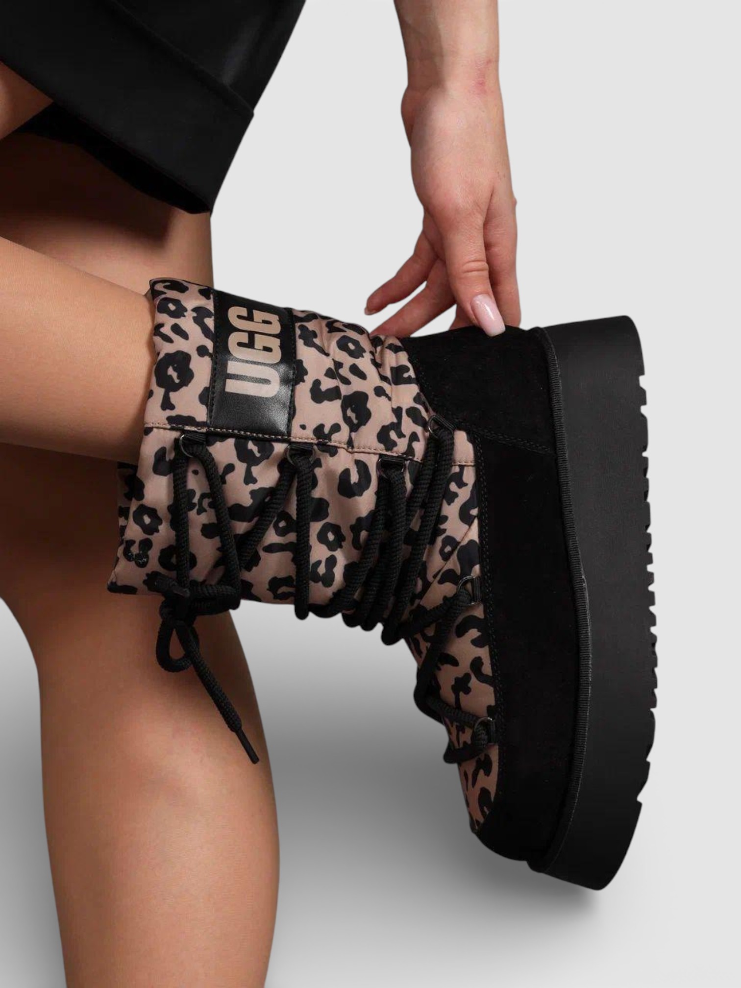 Дутики UGG на шнуровке леопардовые 3425
