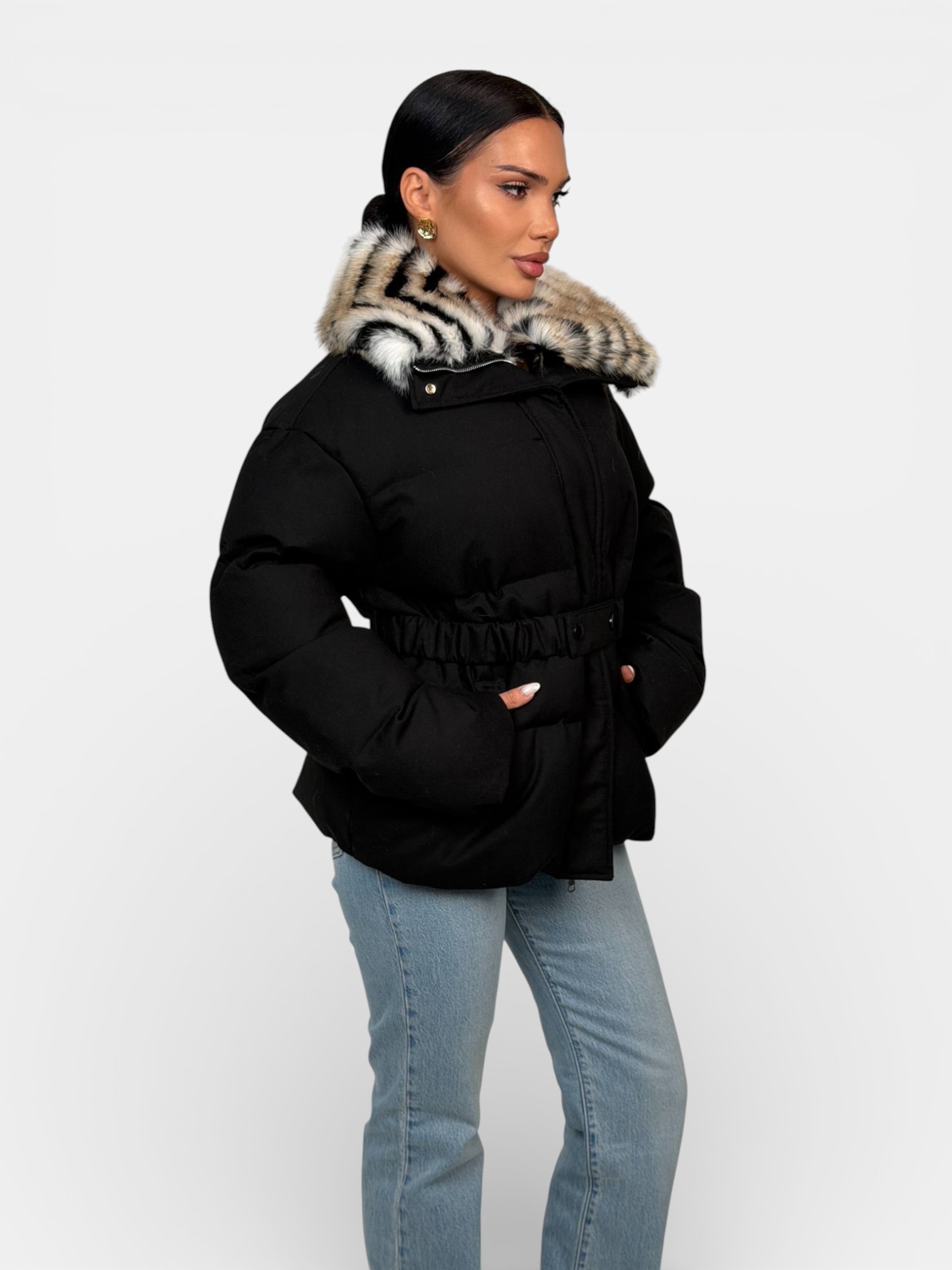 Куртка с мехом зимняя Max Mara черная 3472