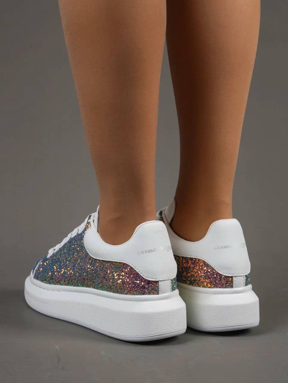 Кроссовки женские брендовые