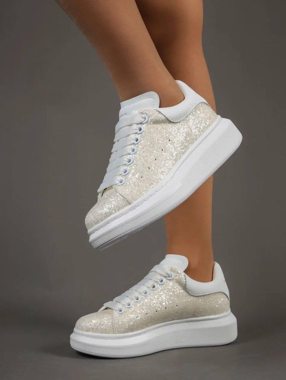 Кроссовки женские брендовые