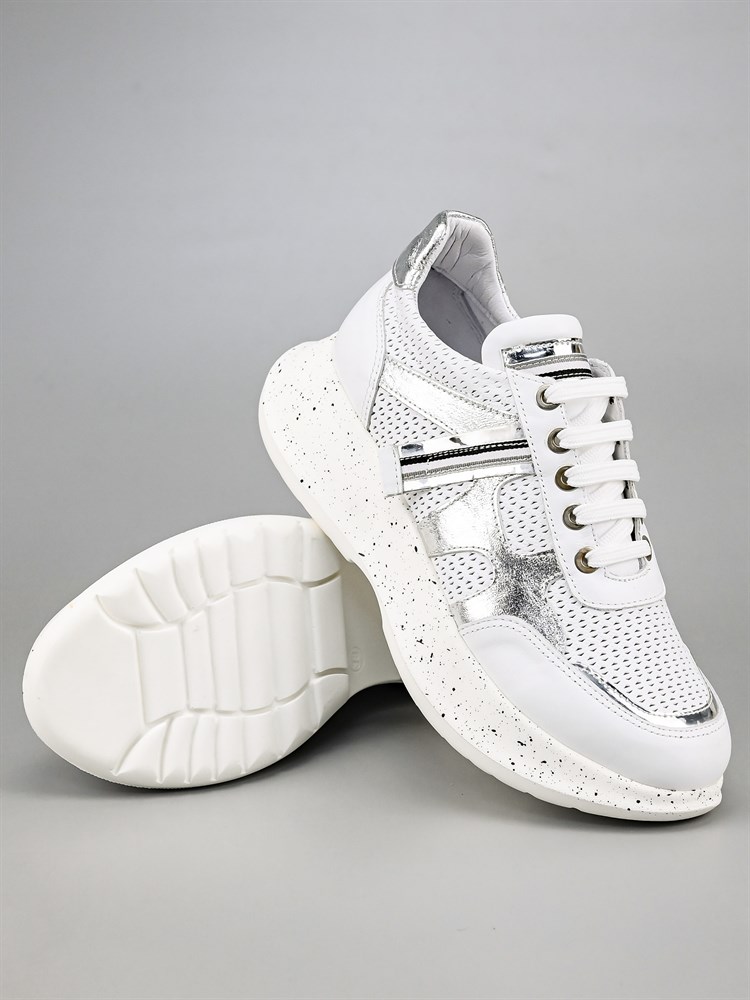 Кроссовки женские