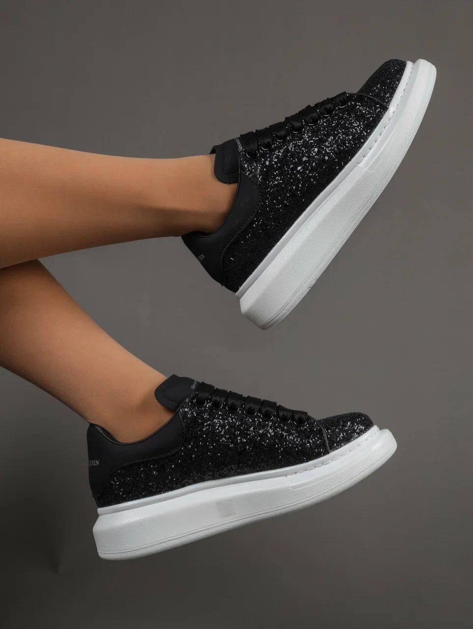 Кроссовки женские брендовые