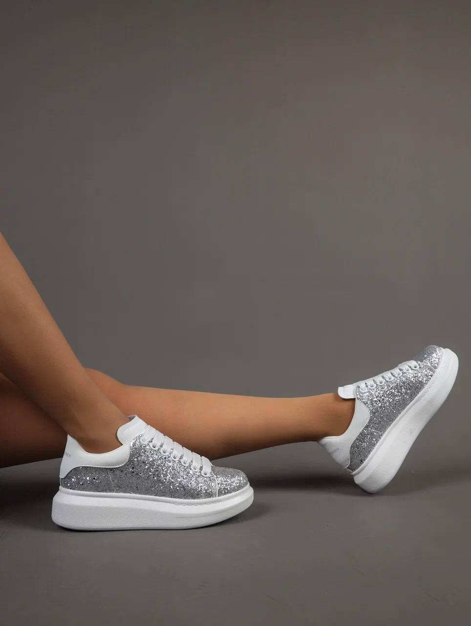 Кроссовки женские брендовые