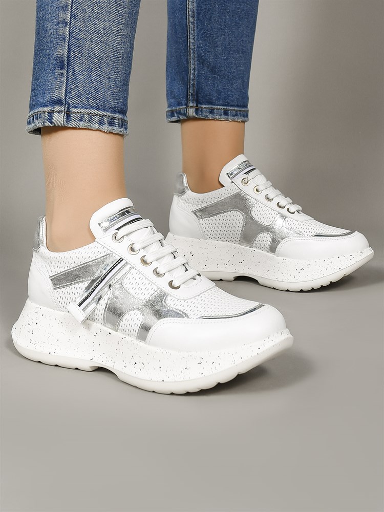 Кроссовки женские