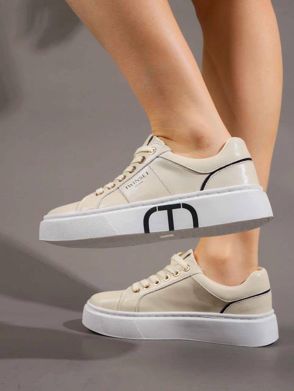 Кроссовки женские брендовые