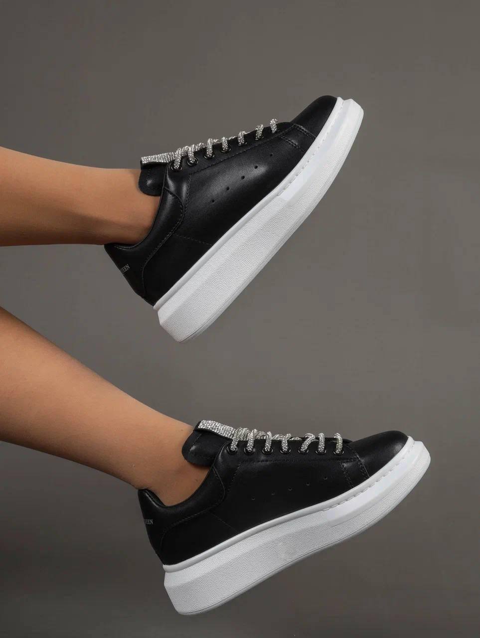 Кроссовки женские брендовые