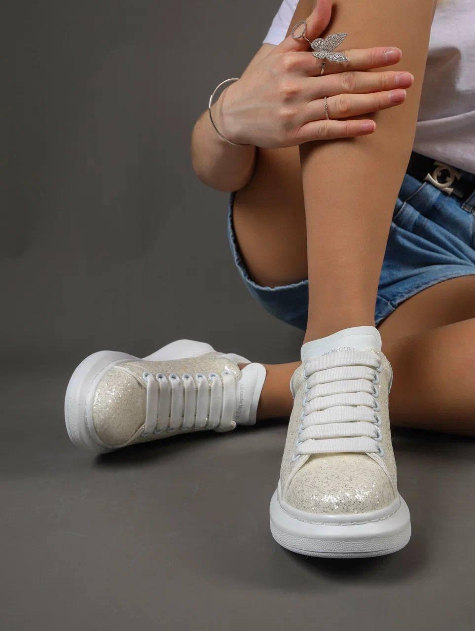 Кроссовки женские брендовые