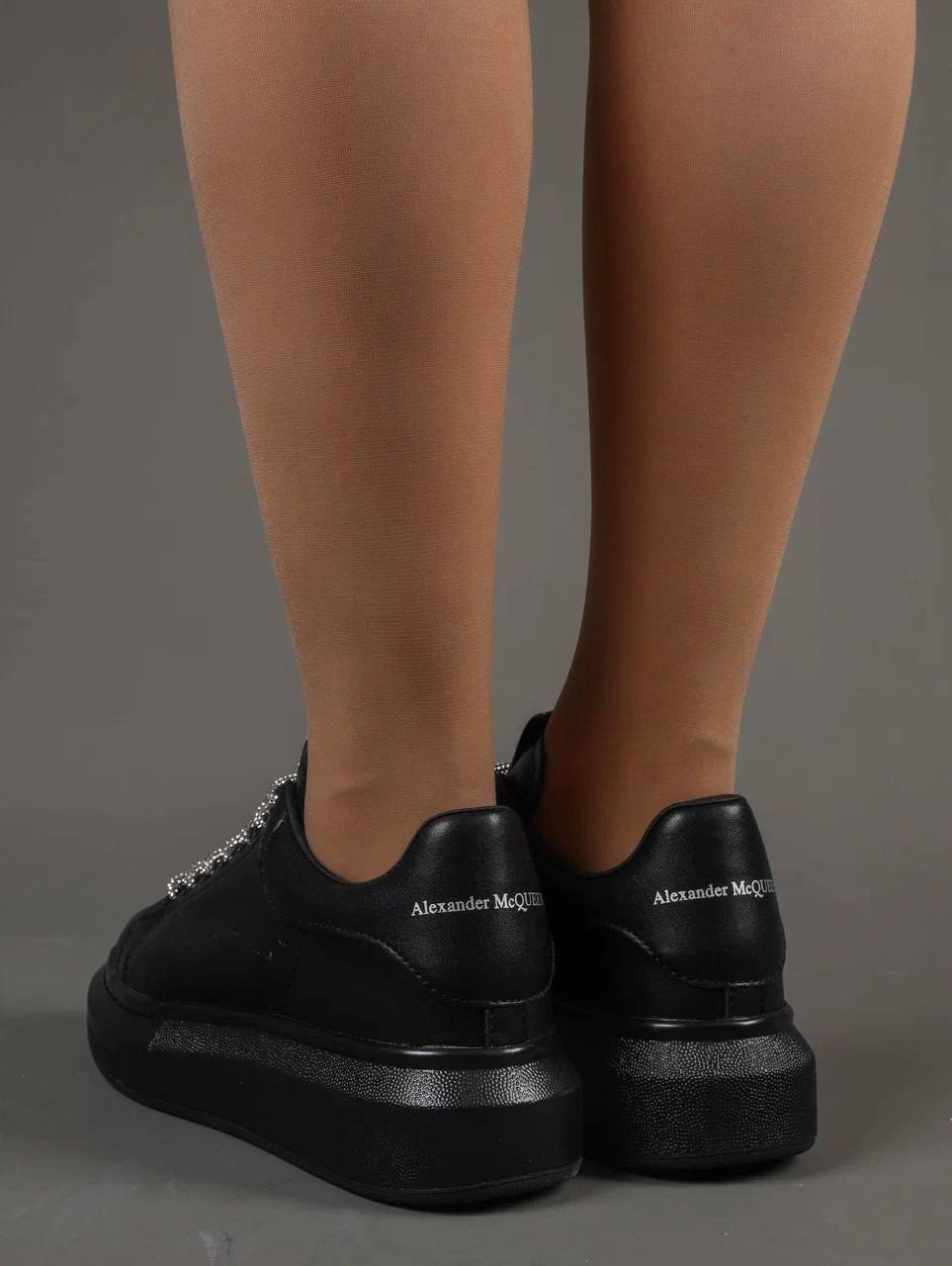 Кроссовки женские брендовые