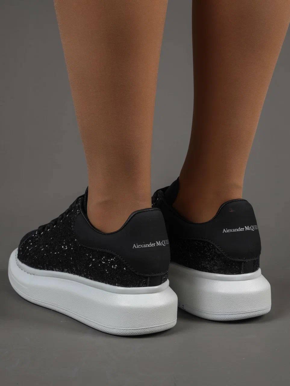 Кроссовки женские брендовые