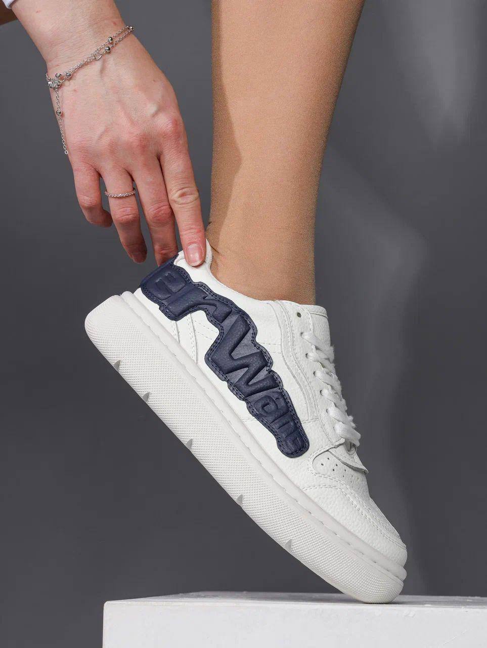 Кроссовки женские брендовые