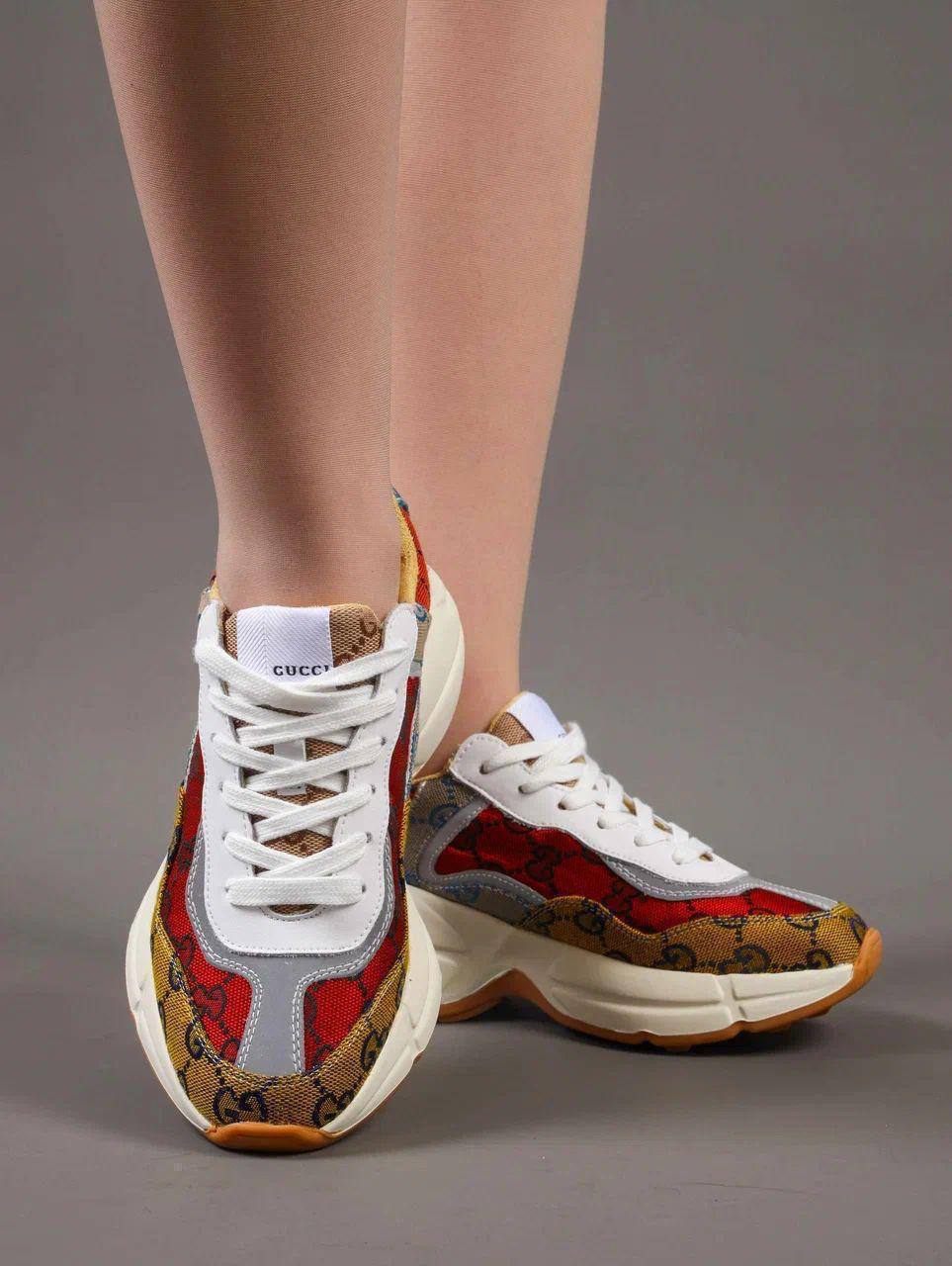 Кроссовки женские брендовые