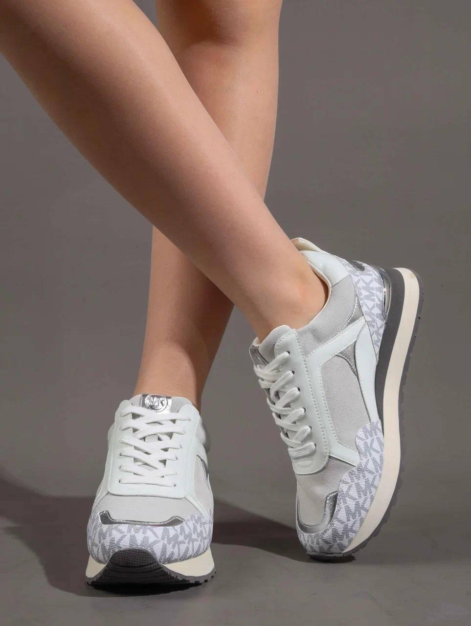 Кроссовки женские брендовые