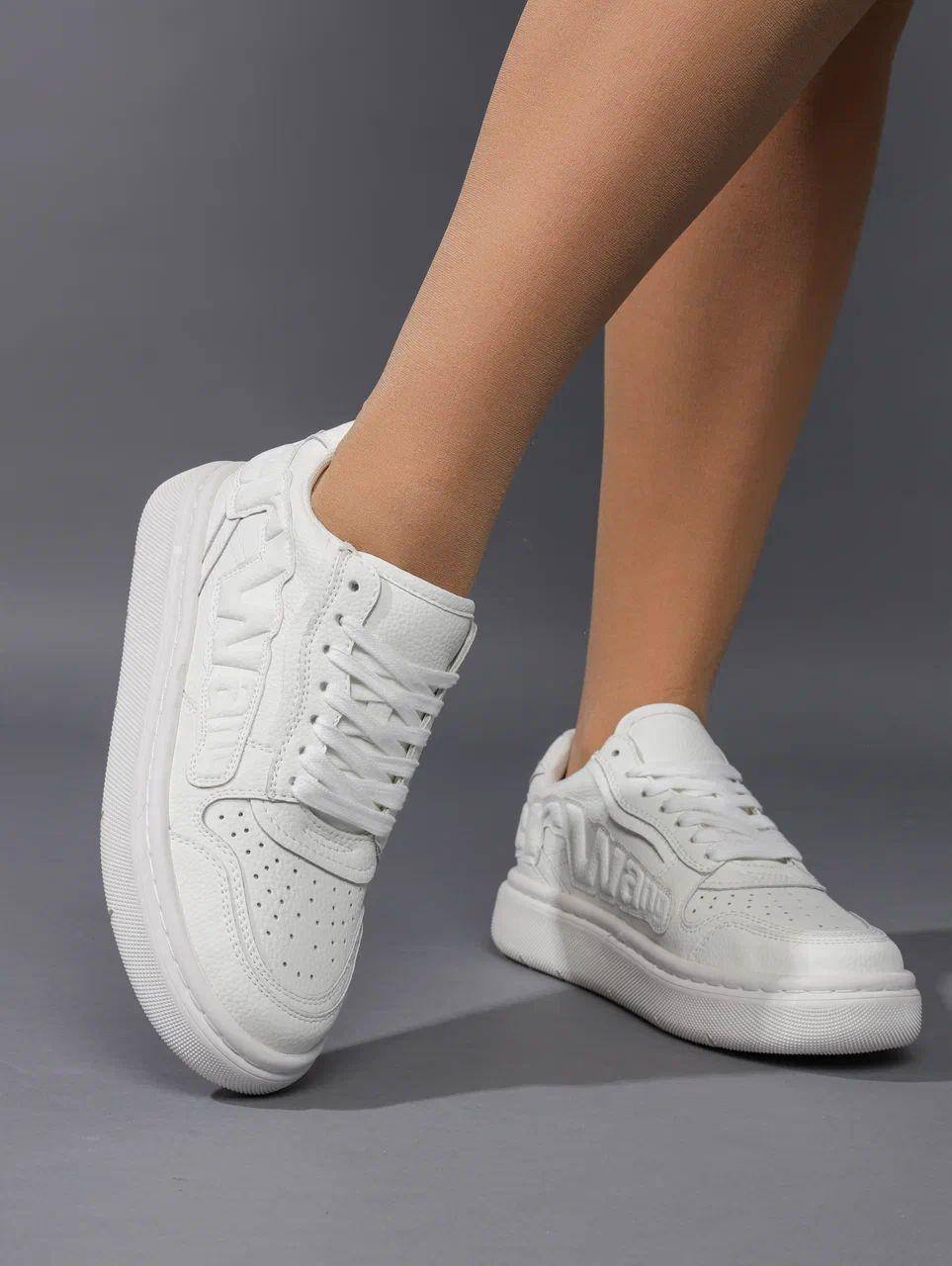 Кроссовки женские брендовые