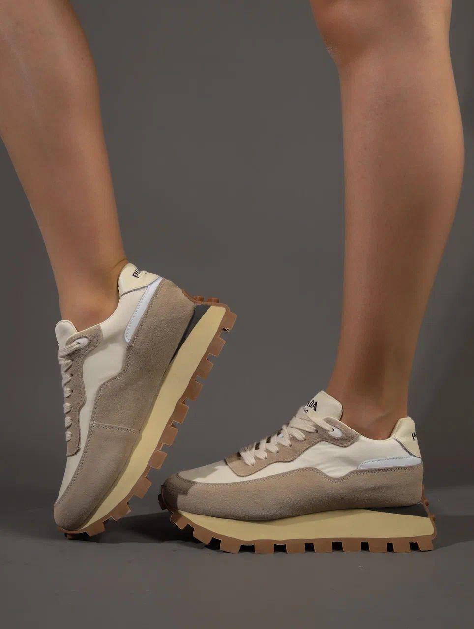 Кроссовки женские брендовые натуральная кожа бежевые 3642