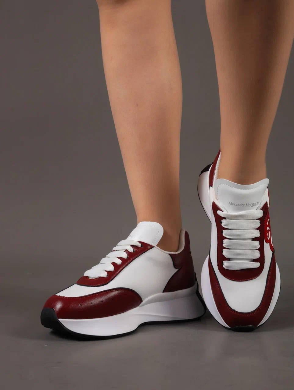 Кроссовки женские брендовые