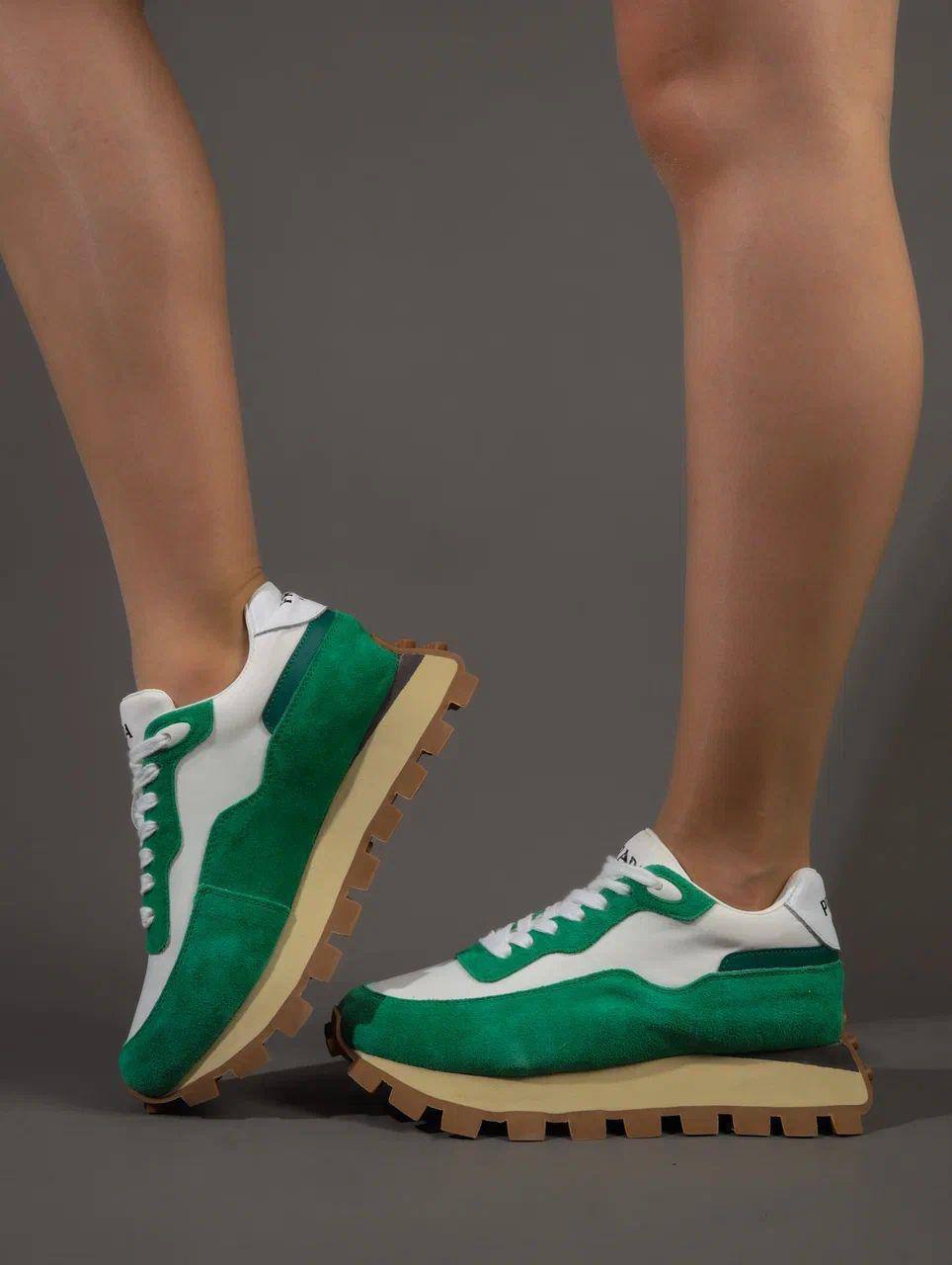 Кроссовки женские брендовые