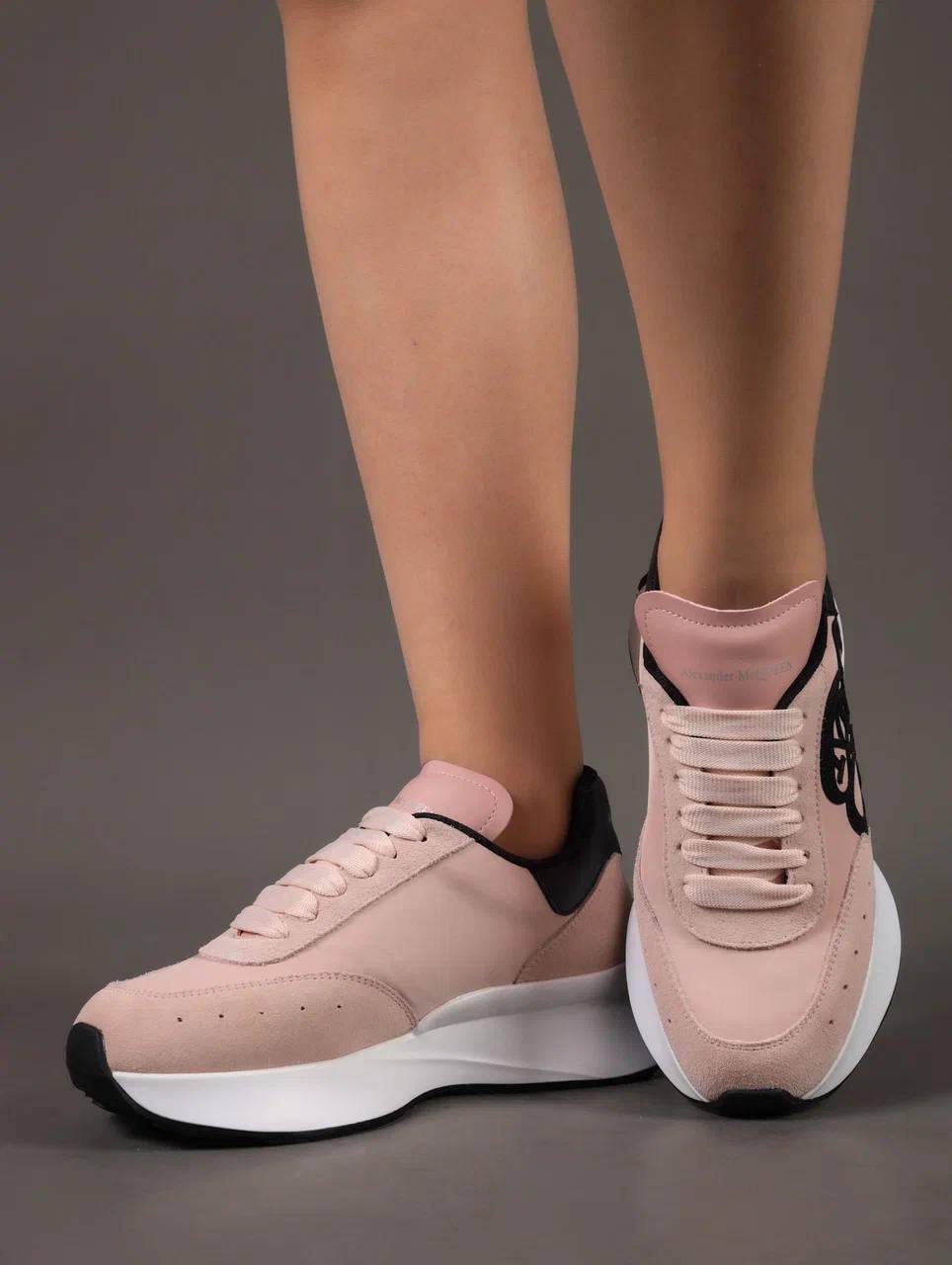 Кроссовки женские брендовые