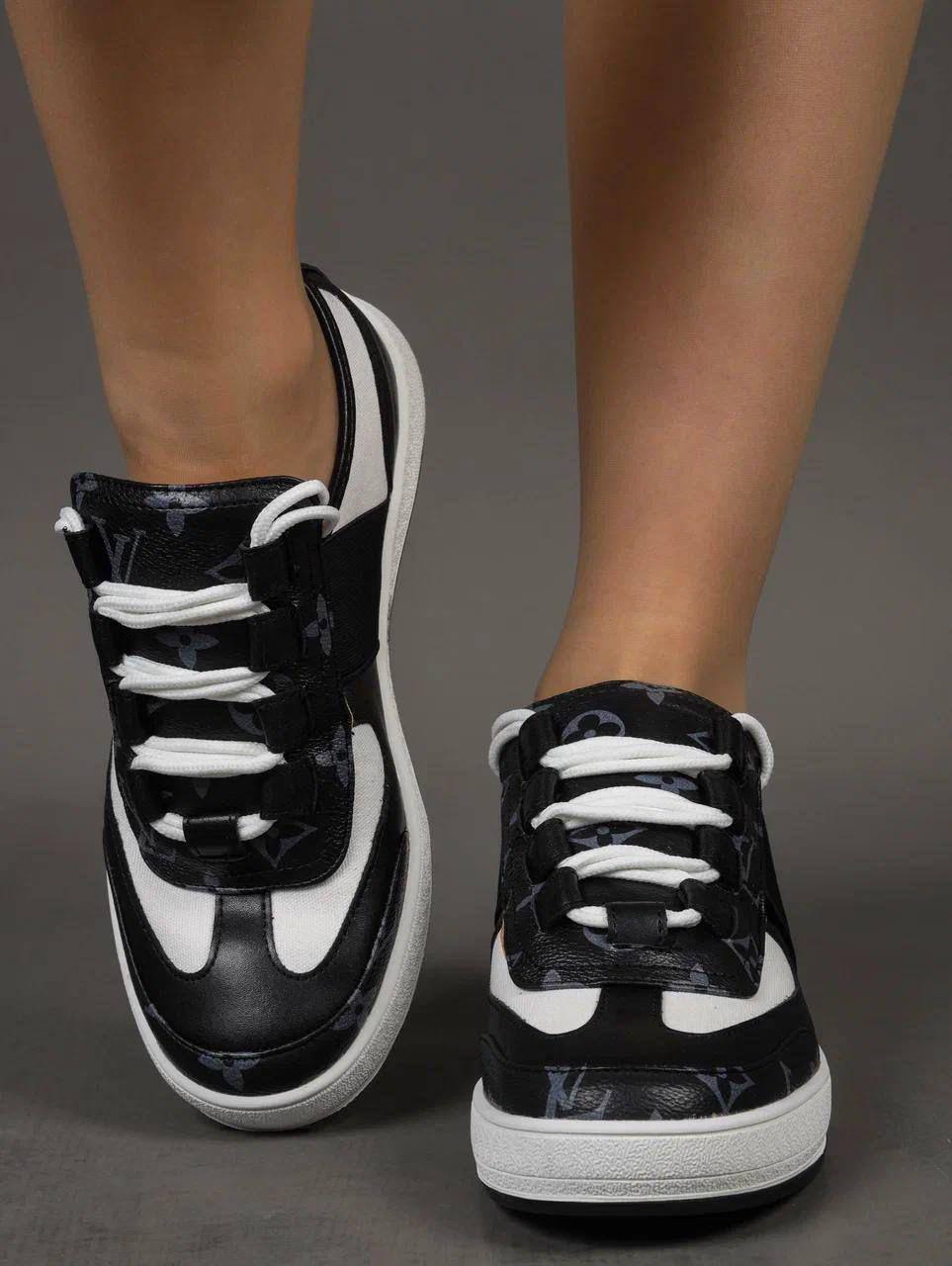 Кроссовки женские брендовые