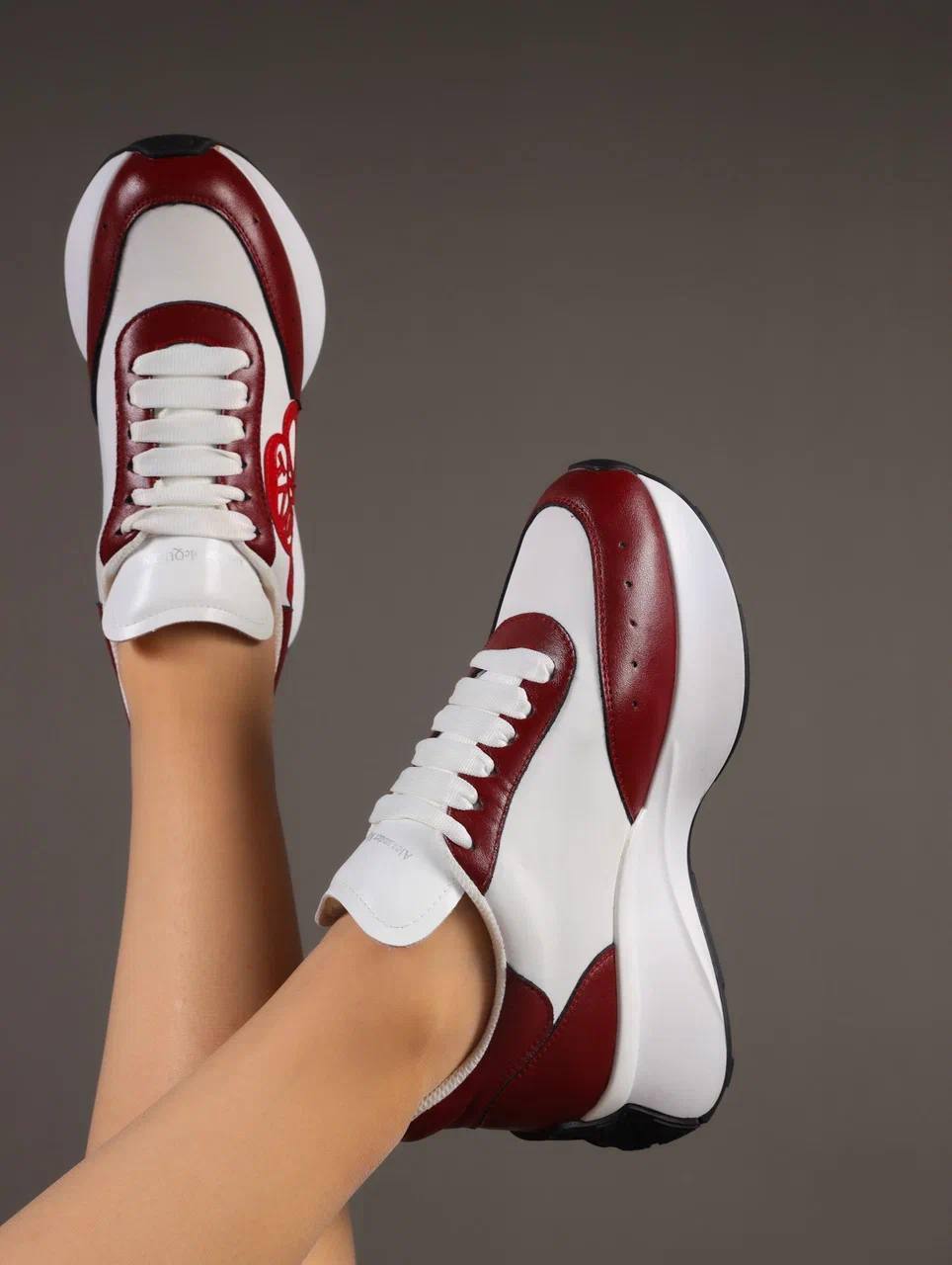 Кроссовки женские брендовые