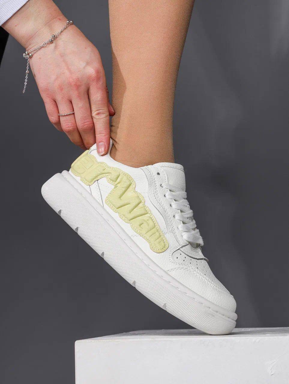 Кроссовки женские брендовые