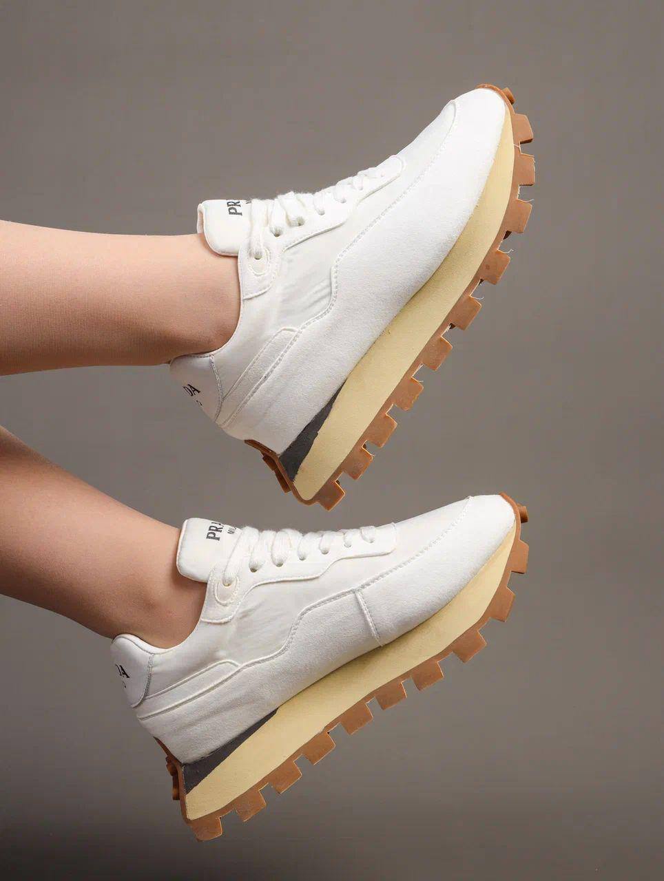 Кроссовки женские брендовые натуральная кожа белые 3639