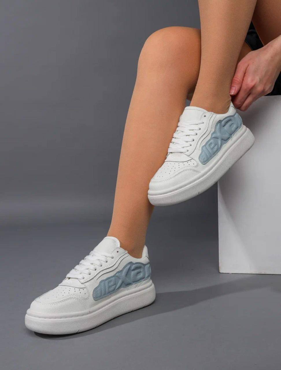 Кроссовки женские брендовые