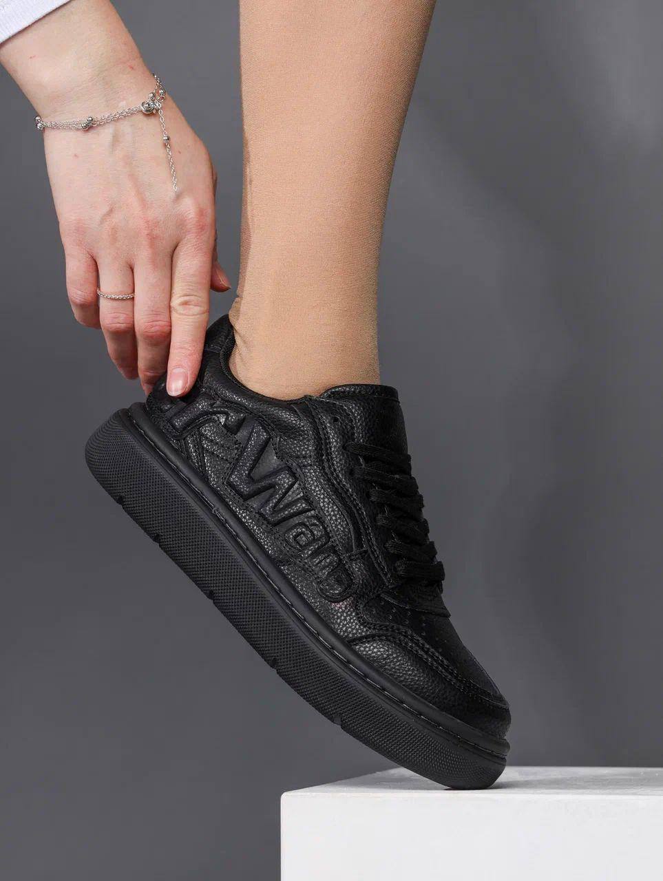 Кроссовки женские брендовые