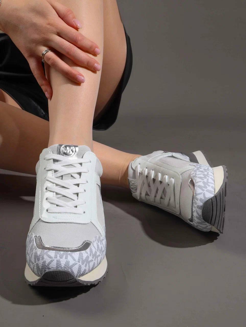 Кроссовки женские брендовые