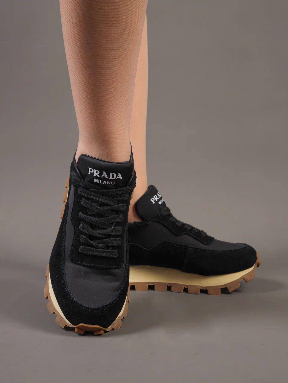 Кроссовки женские брендовые