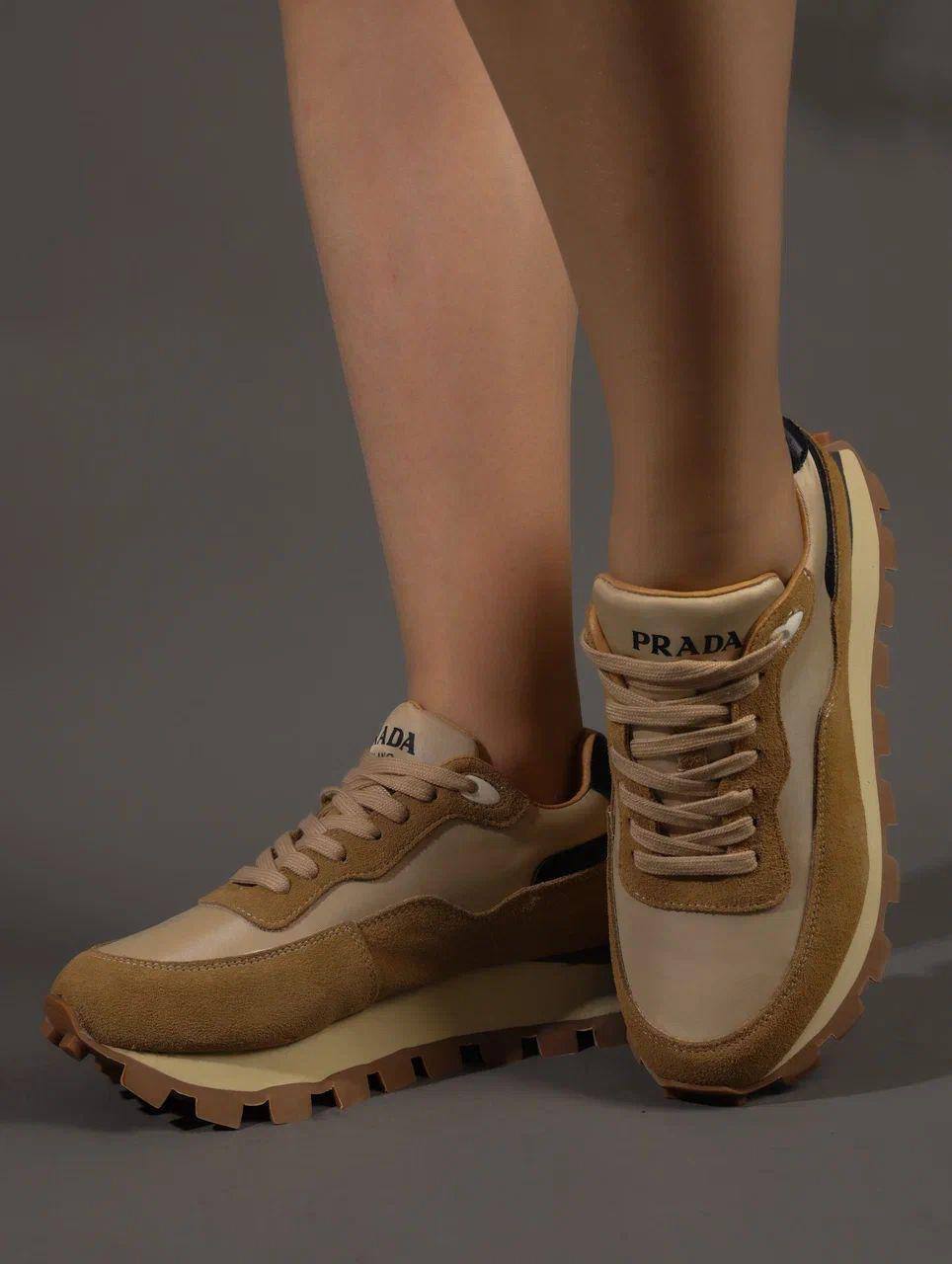 Кроссовки женские брендовые