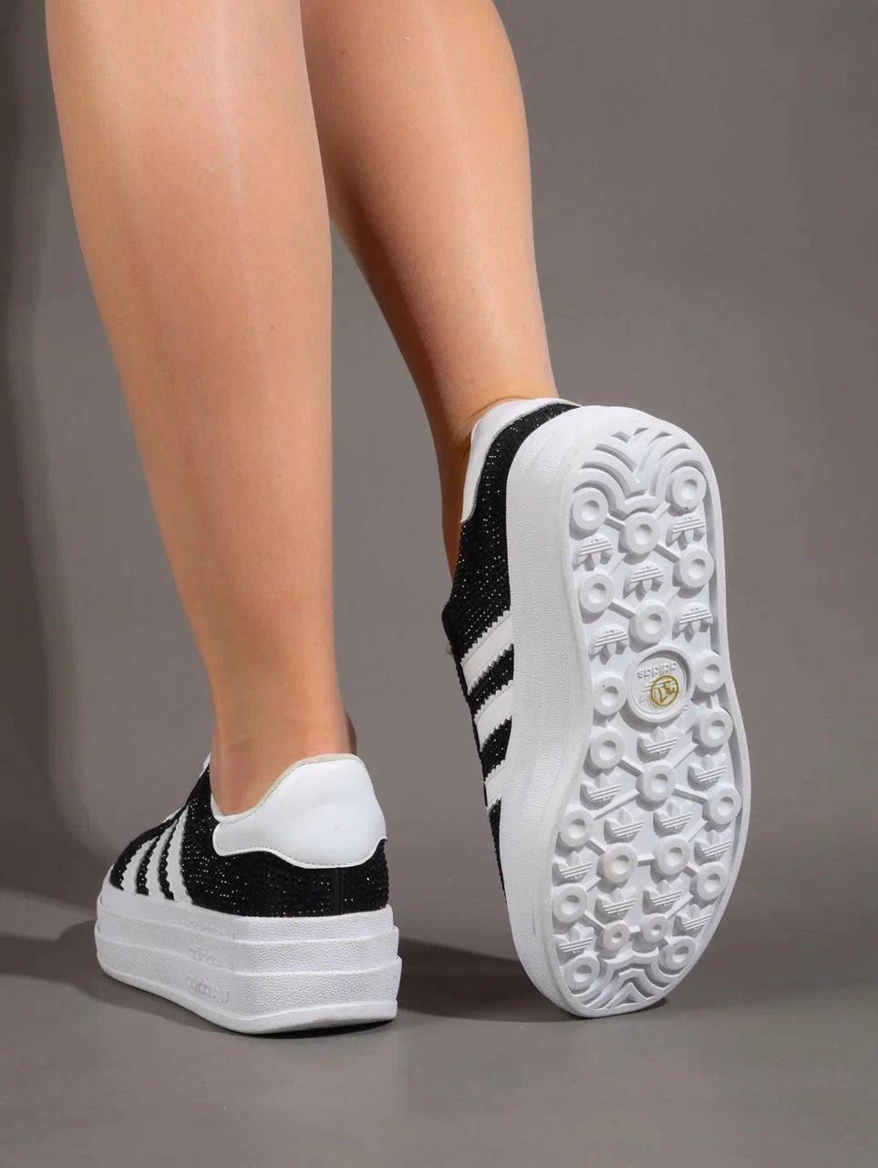 Кроссовки женские брендовые