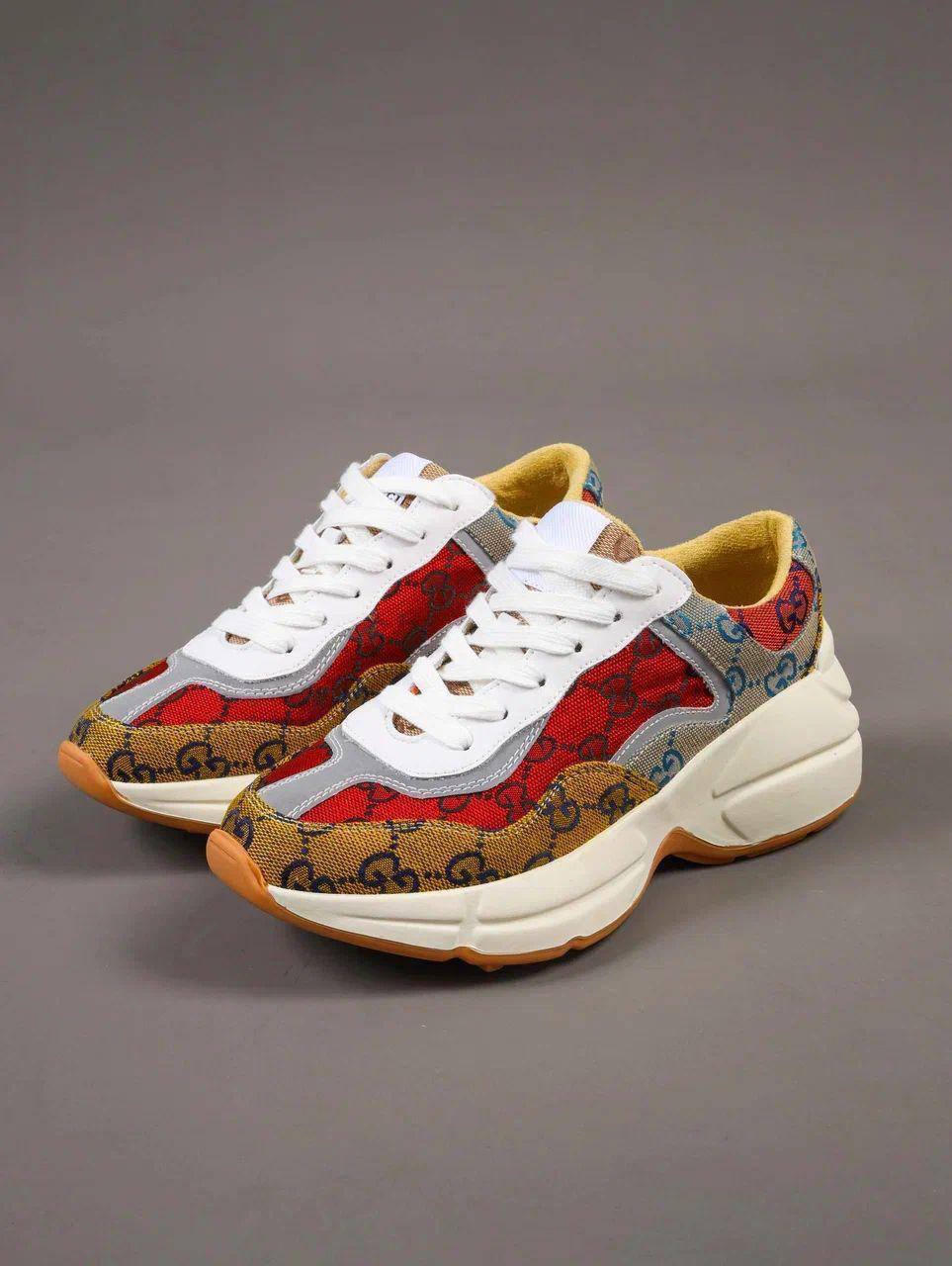 Кроссовки женские брендовые