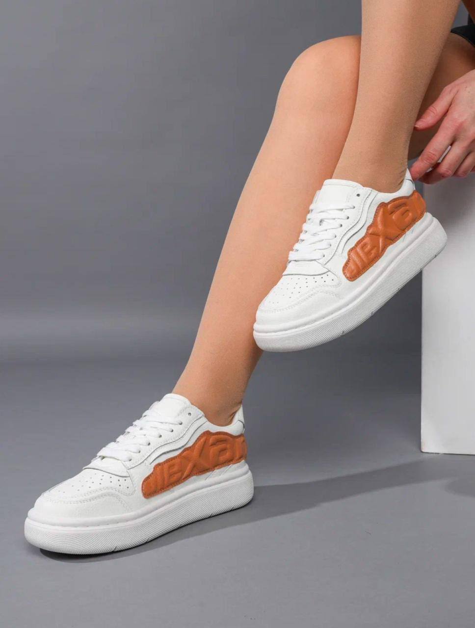 Кроссовки женские брендовые