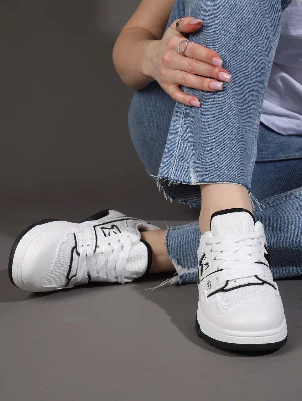 Кеды женские брендовые искусственная кожа белые с черным 3630 Кеды женские брендовые искусственная кожа белые с черным 3630