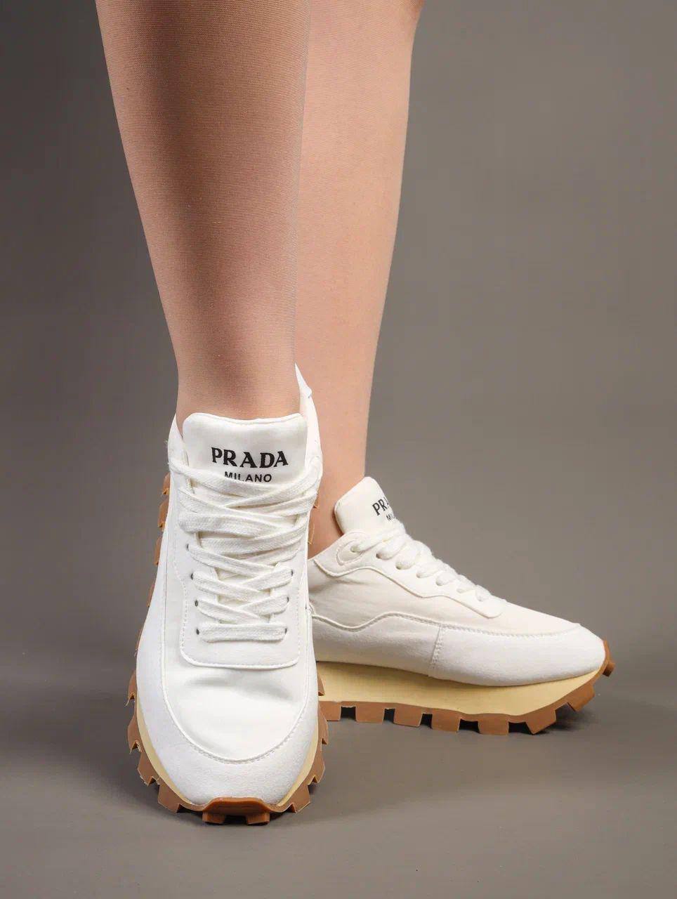 Кроссовки женские брендовые