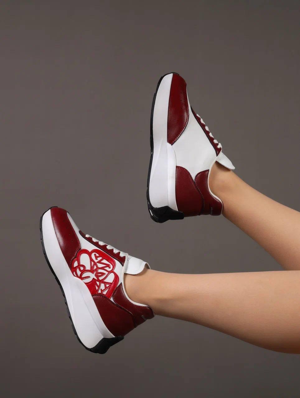 Кроссовки женские брендовые