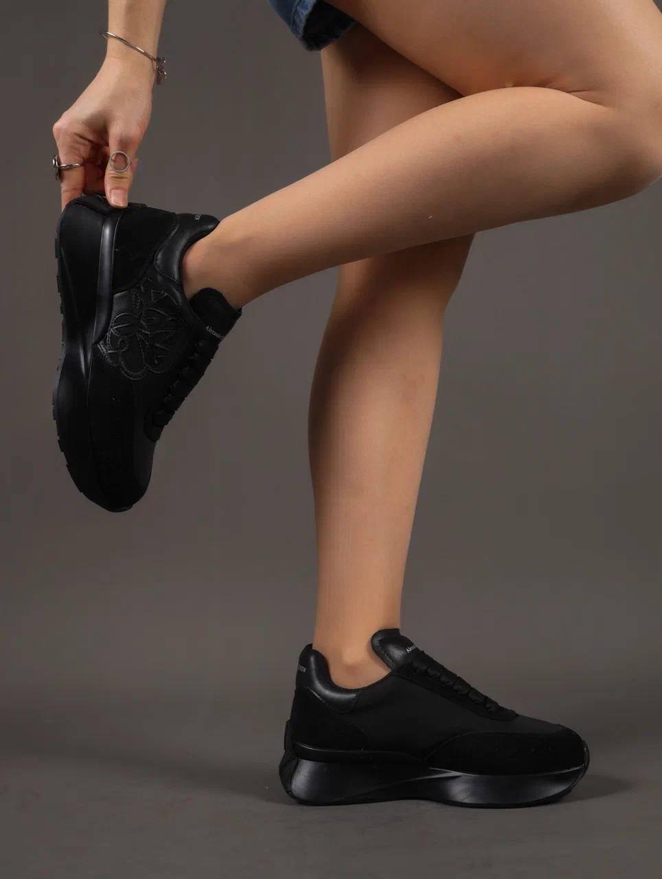 Кроссовки женские брендовые