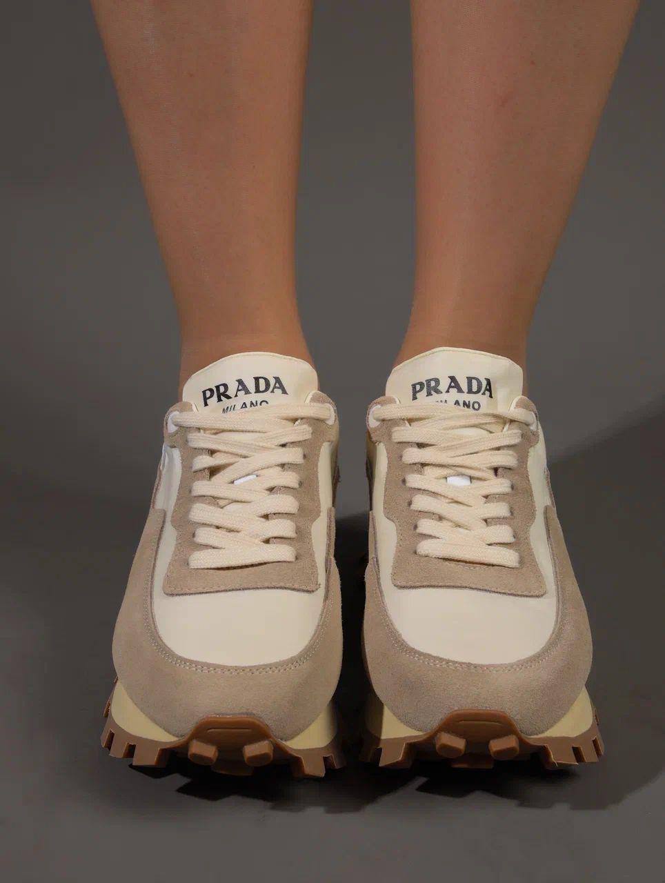 Кроссовки женские брендовые